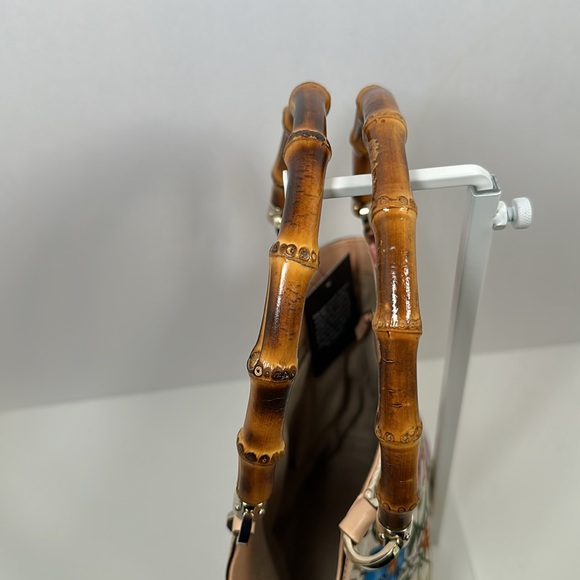⚡️SALE⚡️Authenticated GUCCI Flora Handbag with Bamboo Handles - Picture 8 of 15
